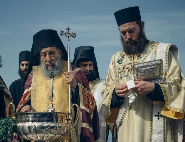 Игумен Григорий Зумис (вляво) и протодякон Андрей Плиска