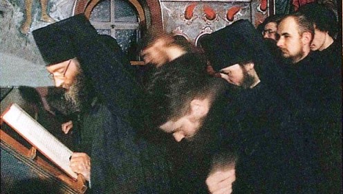Monks_and_Seminarians_on_Cliros_in_Jordanville